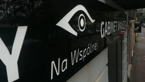 Gabinet okulistyczny Na Wspólnej — kaseton