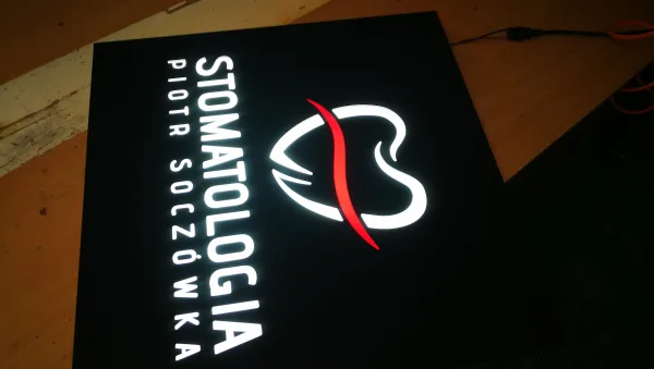 Stomatologia Piotr Soczówka — kaseton