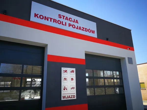 Stacja kontroli pojazdów — kaseton nad bramami