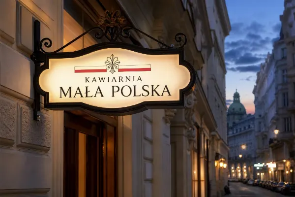 Kawiarnia Mała Polska — kaseton wiszący