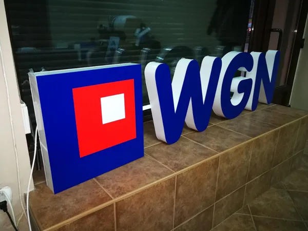 WGN — niebieskie litery LED
